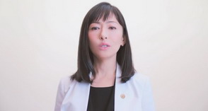 夏目佳恵役　松雪泰子